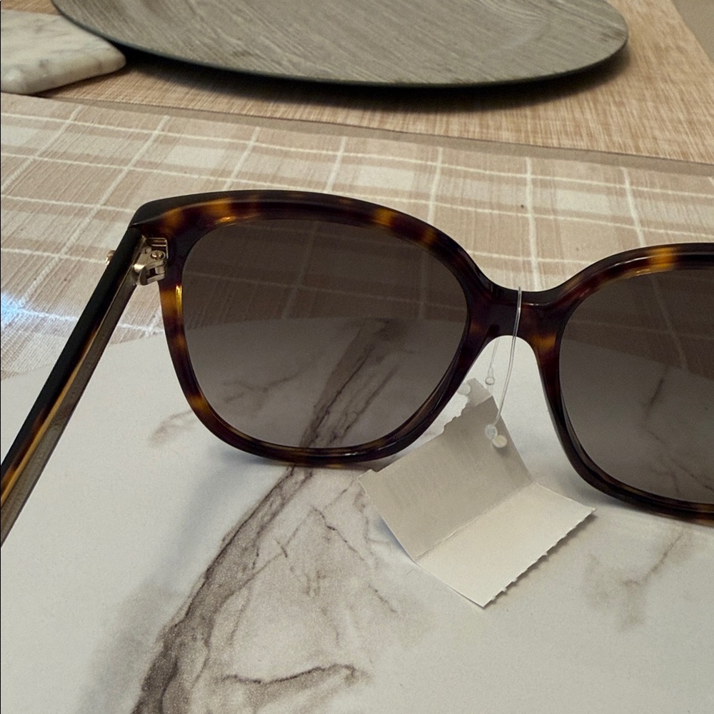 Gucci Brown Tortoise Sunglasses - Picture 8 of 14